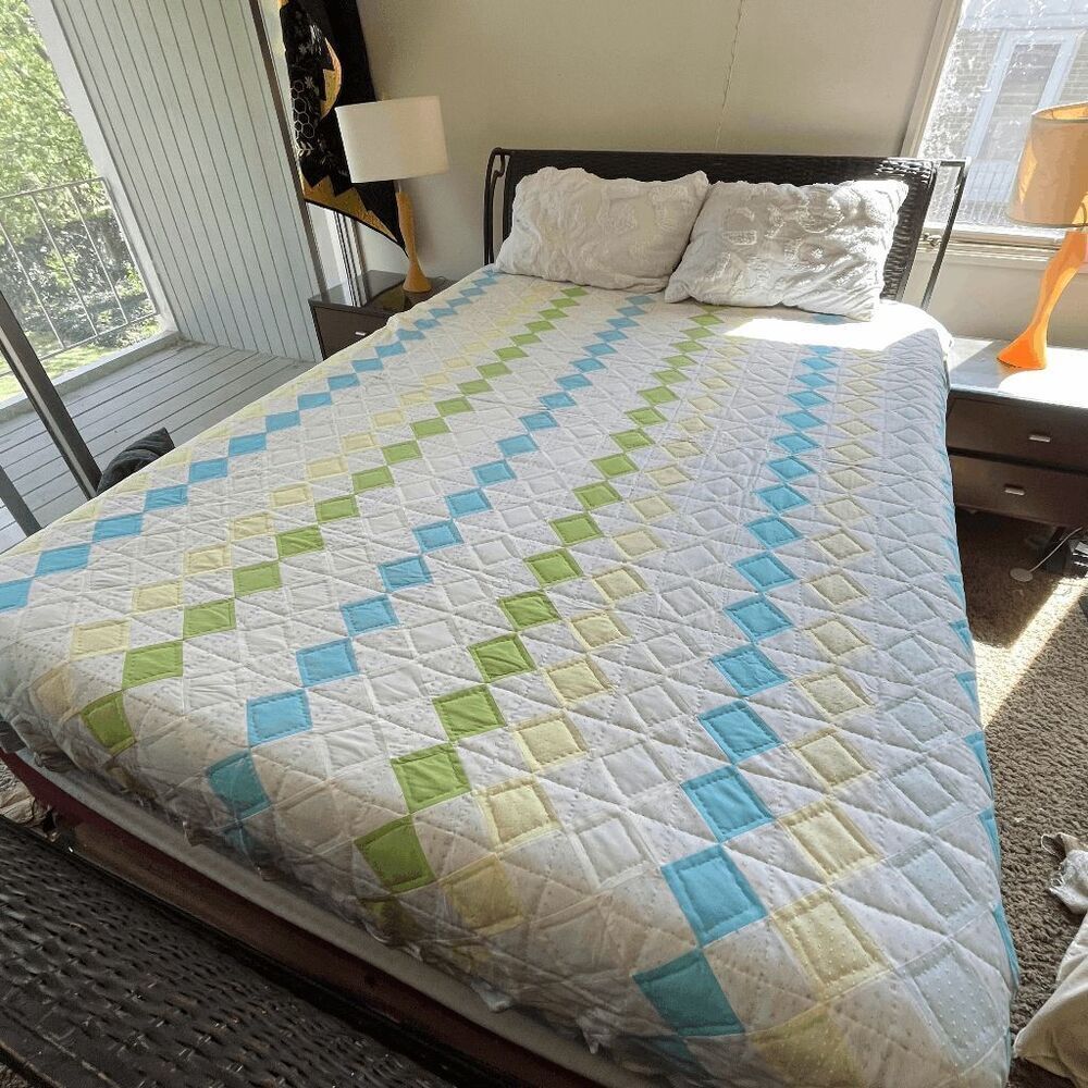 Vintage Hand Stitched Quilt 87x69 Retro Patchwork Diamond Baby Washcloth Ruffle